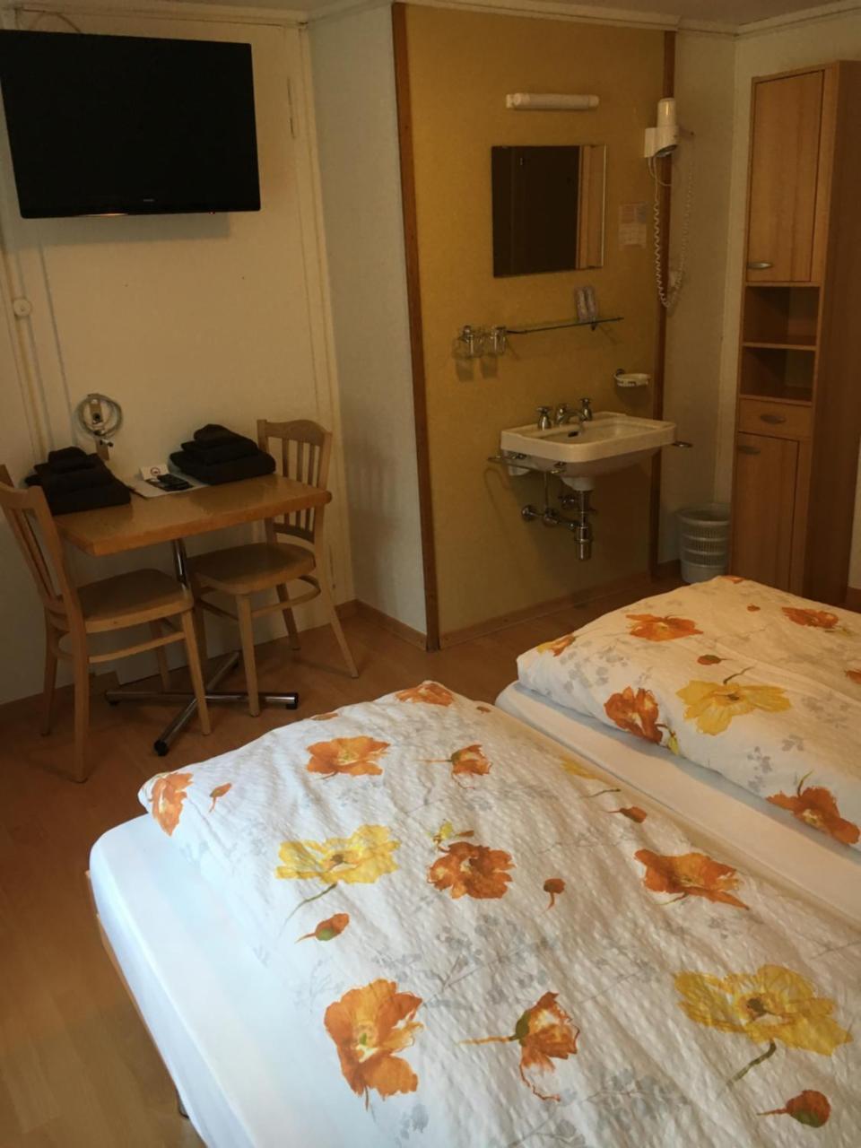 Hotel Restaurant Raben Linthal Dış mekan fotoğraf